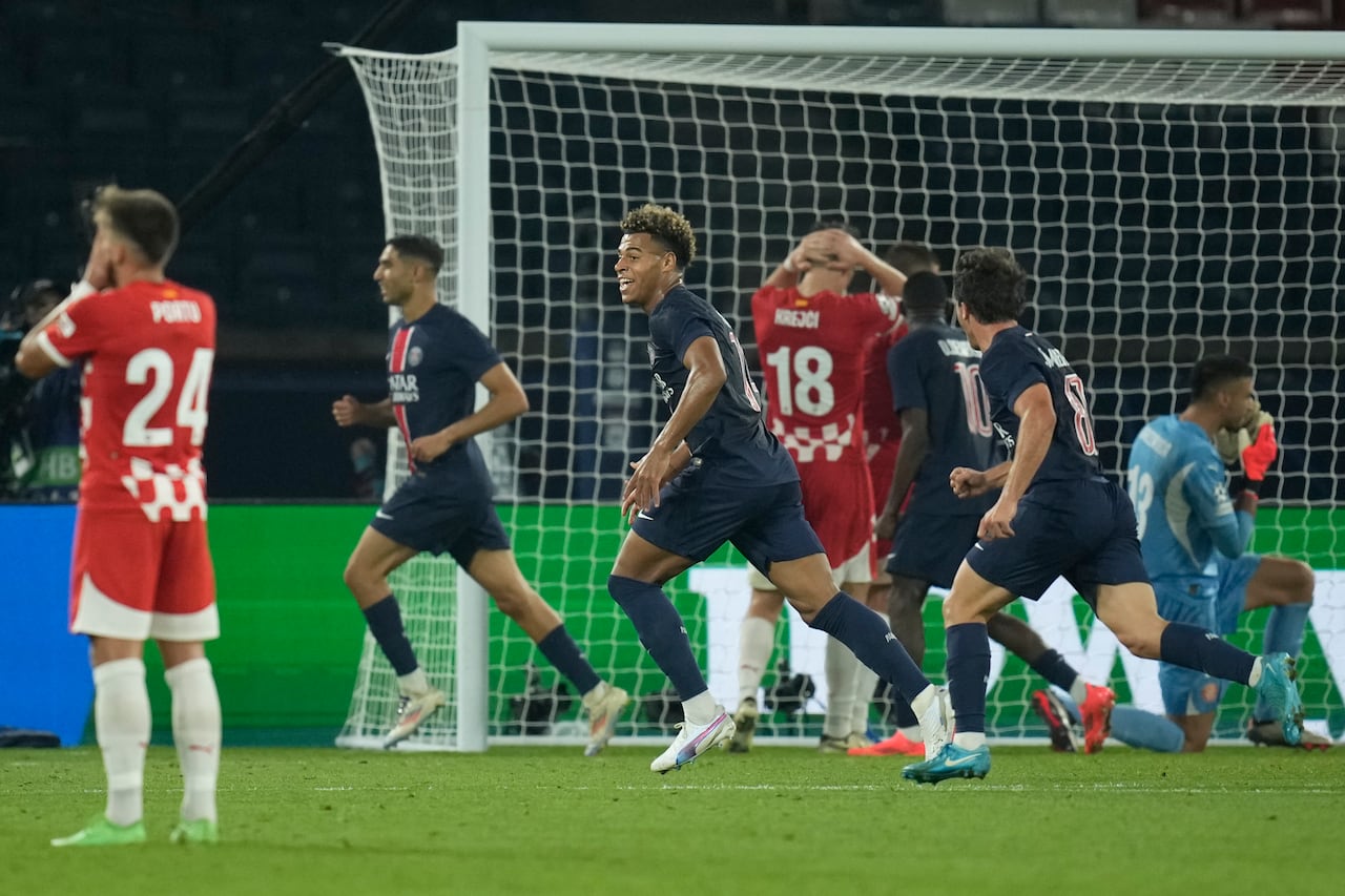 Girona cayó ante PSG en su debut en la Champions League.