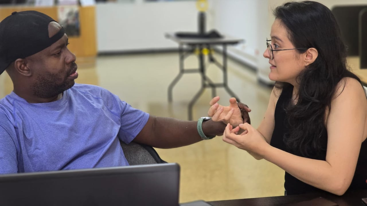 Personas con discapacidad participan en actividades formativas y espacios de inclusión laboral promovidos por la Alcaldía de Cali, fortaleciendo sus capacidades y acceso a oportunidades.