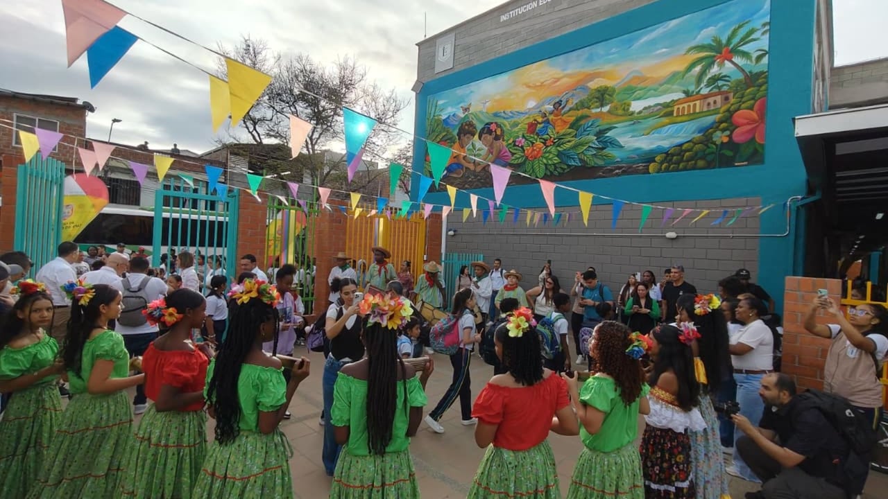 Remodelación de la sede Pablo Neruda en el oriente de Cali.
