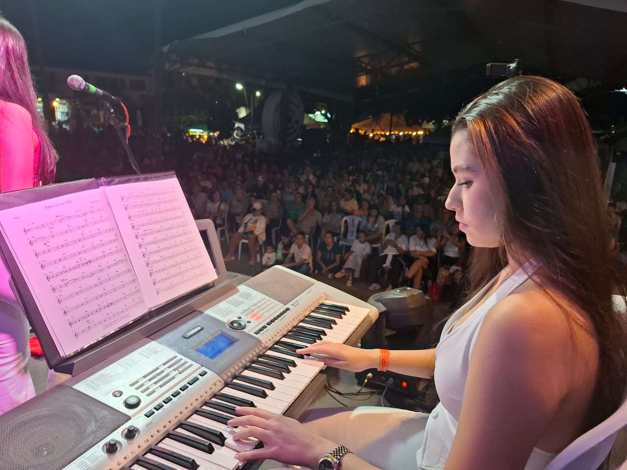 Sol Latinas busca visibilizar el papel de las mujeres jóvenes en la salsa.