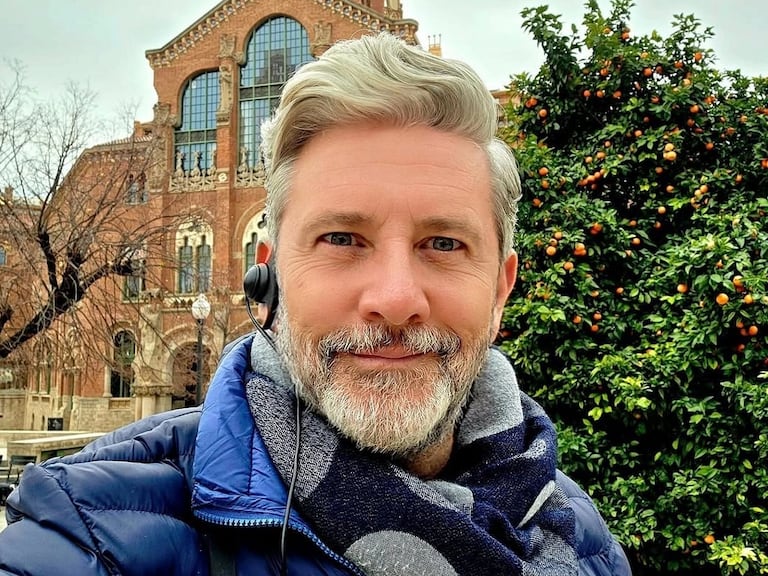 Krish Benvenuti, comunicador y coach de bienestar, guía de longevidad consciente.