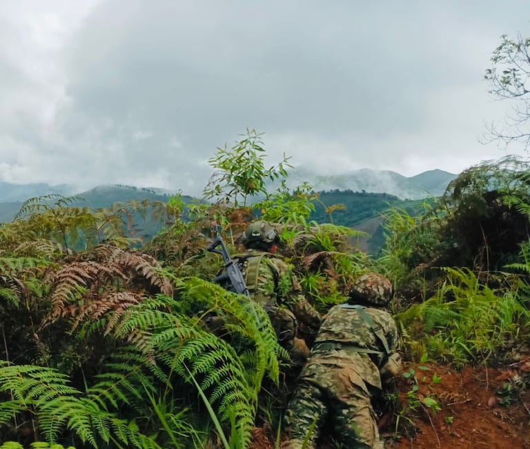 Desde el medio día del pasado jueves 26 de diciembre, el Ejército se enfrentan a los disidentes del frente Jaime Martínez de las Farc en el corregimiento de Ortega, Cajibío, Cauca.