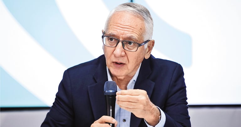 Guillermo Alfonso Jaramillo, ministro de Salud, expidió un decreto para impulsar temas de la reforma, mientras que Armando Benedetti, ministro del Interior, insiste en una concertación.