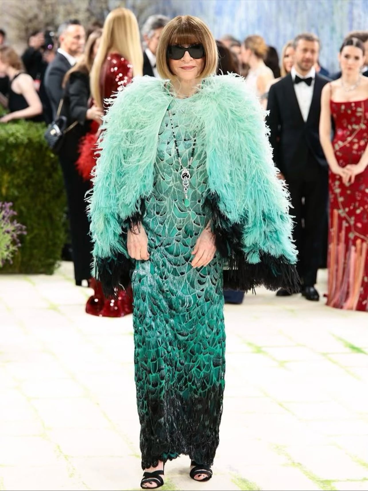 La Met Gala es dirigida y organizada por Anna Wintour, quien fue directora editorial global de Condé Nast y Vogue, y quien preside el evento desde 1995.