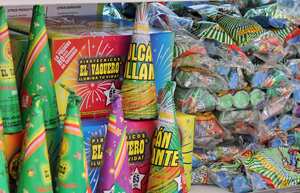 La pólvora en Cali se está distribuyendo en aplicaciones de ventas virtuales y redes sociales. El trueque también funciona: polvoreros reciben desde ropa y útiles escolares a cambio de totes y voladores.