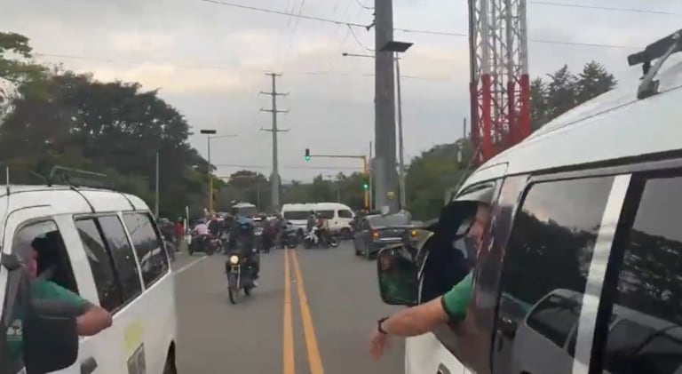 Movilidad afectada en la Vía Bicentenario, Cali.