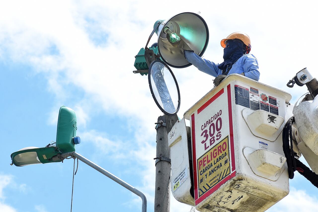 Instalación Luminarias Emcali Chiminangos I