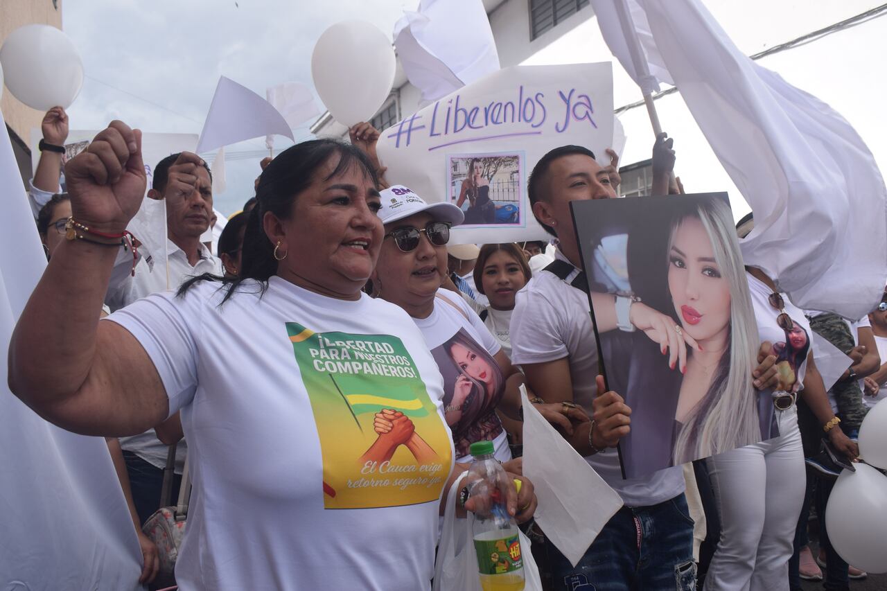 Marcha por la libertad de los trabajadores de la Gobernación