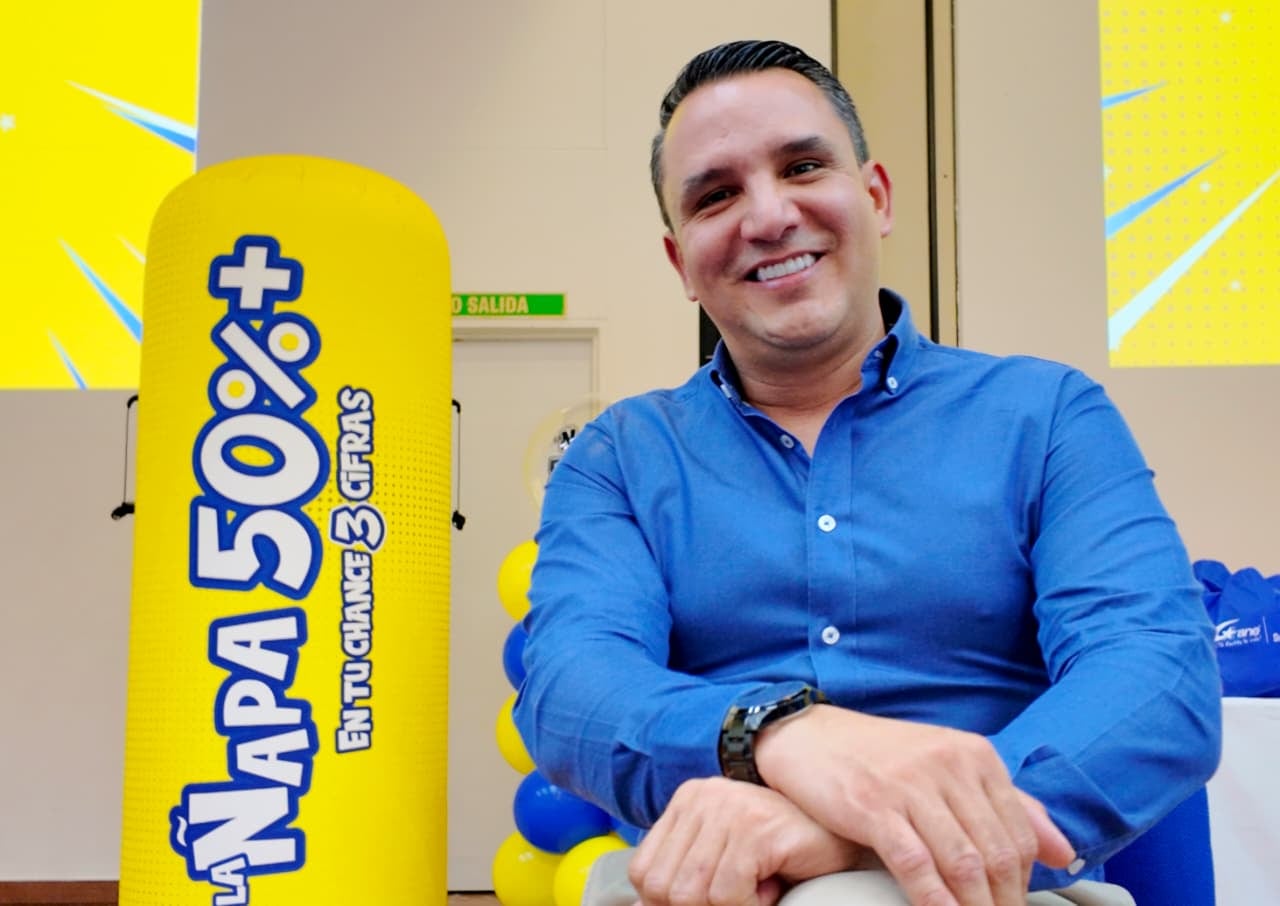 Ramiro Bermúdez Gallego, Director Comercial de Gane SuperGiros, explica el cambio de "la ñapa del 50%", que pagará 600 pesos por peso apostado frente a los 400 exigidos por ley. La medida eleva a tres millones de pesos el premio de una jugada de 5000 pesos en el chance de tres cifras.