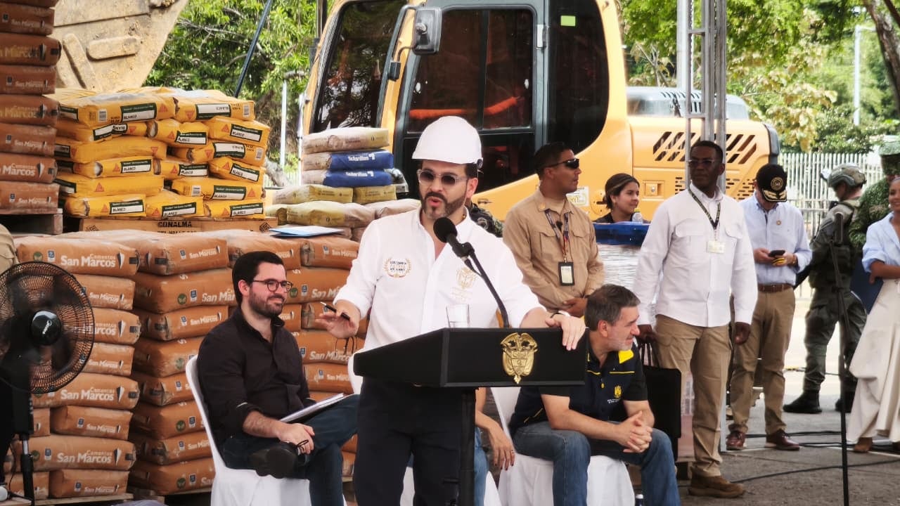Abelardo de la Espriella, presidente de Colombia, en su visita a Cali.