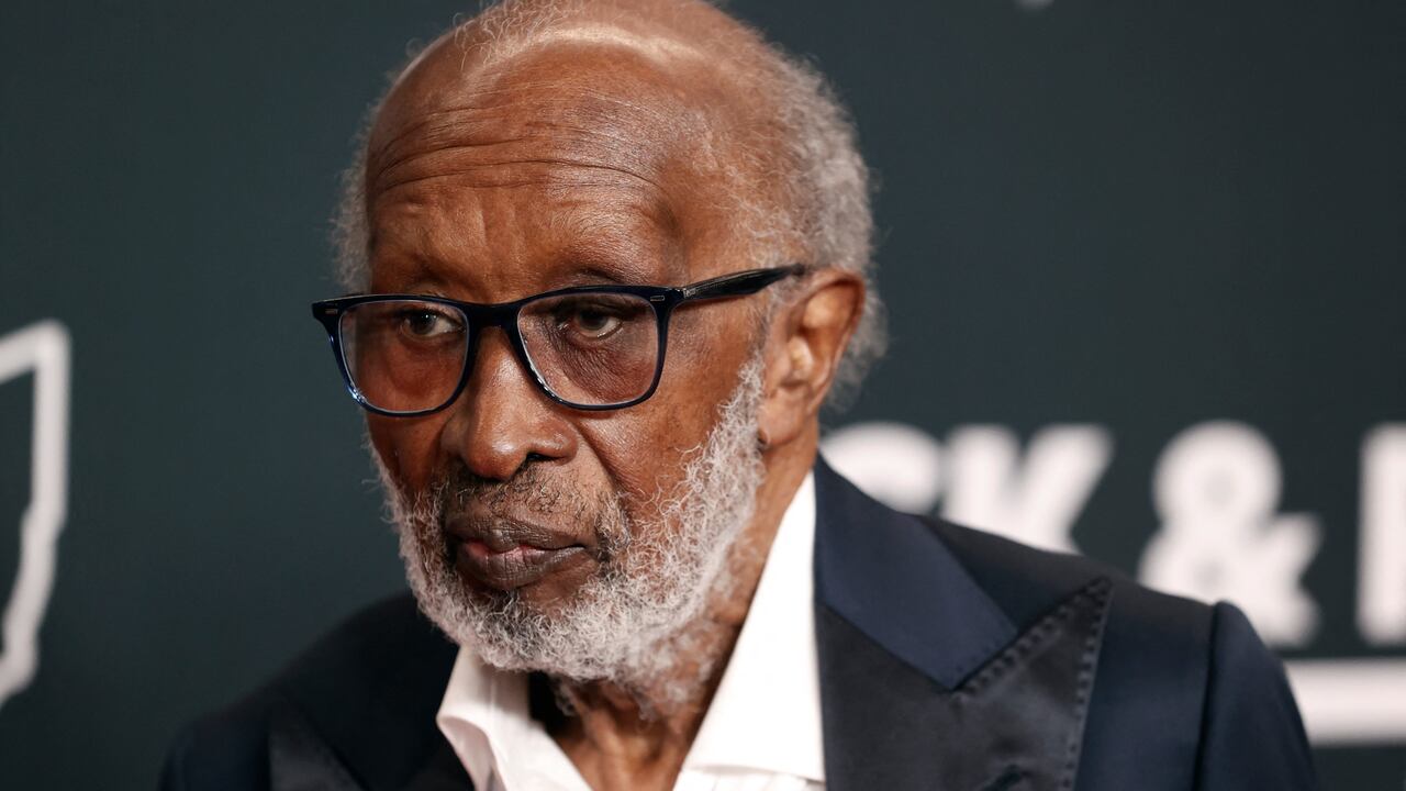 Clarence Avant, conocido como el 'padrino' de la música negra, falleció a sus 92 años de edad.