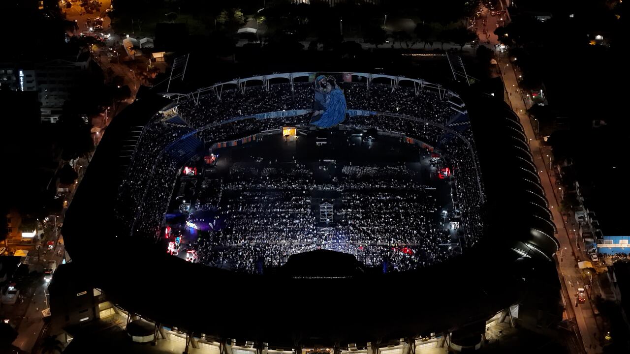 El productor caleño expuso un tifo de Arcángel y se hermano Justin, quien falleció en un accidente de tránsito.