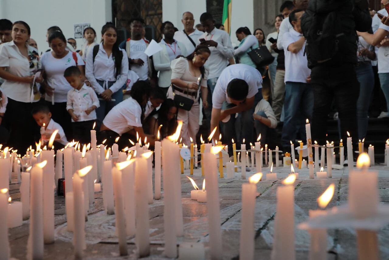 "Cada luz que se alzó en manos de nuestra gente fue un grito silencioso por la vida, un símbolo de resistencia, de amor y de esperanza", expresó Jamez Arley Ruiz al momento de participar en este evento.