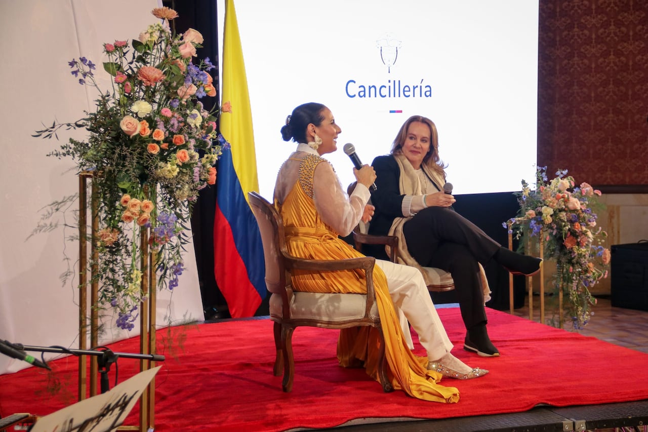 Primera artista colombiana galardonada con el reconocimiento Leyendas del Arte.