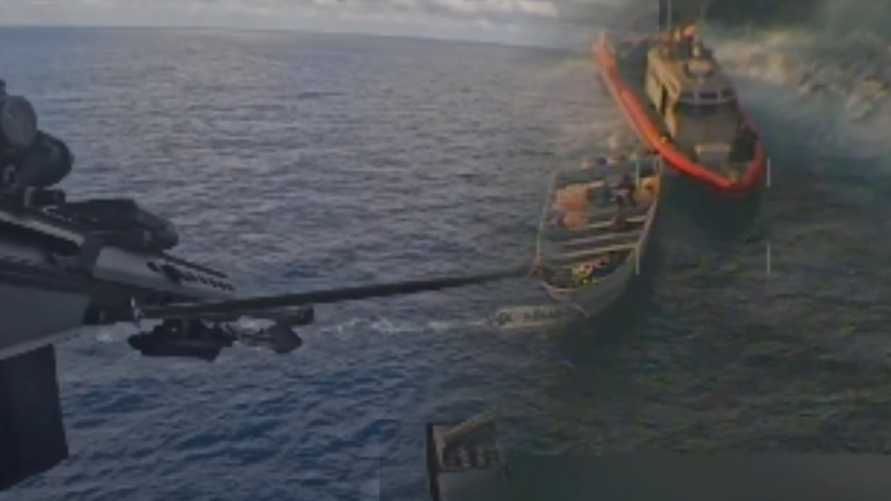 Guardia Costera frena embarcación rápida y logra histórica incautación.