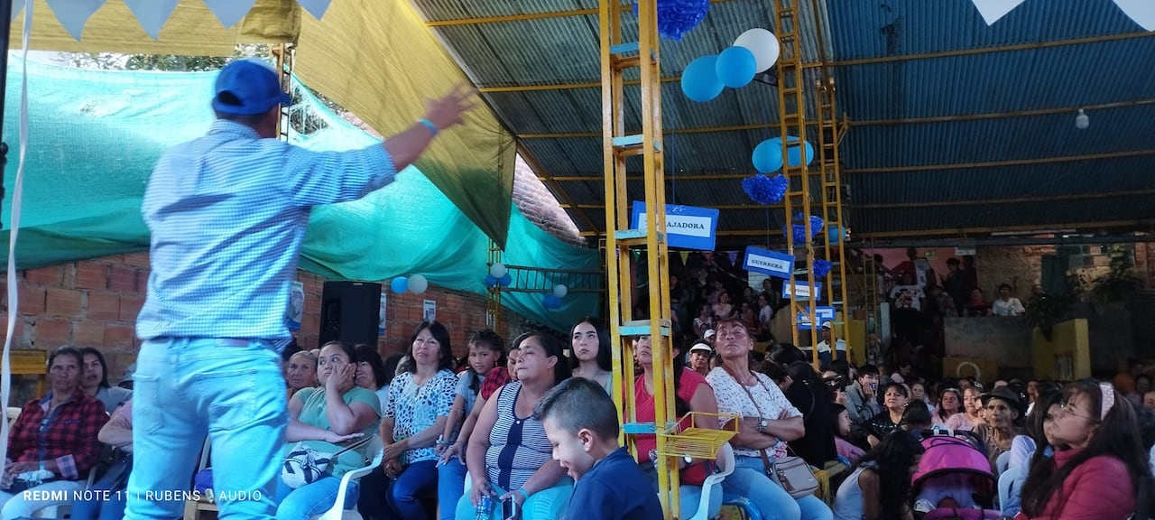 Álvaro Rojas durante un acto de campaña en La Capilla, Boyacá.