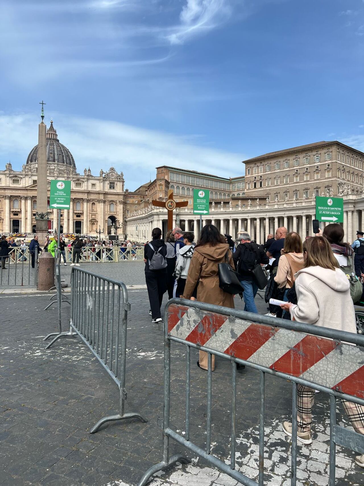 Así se ve El Vaticano tras el anuncio del fallecimiento del Papa Francisco.