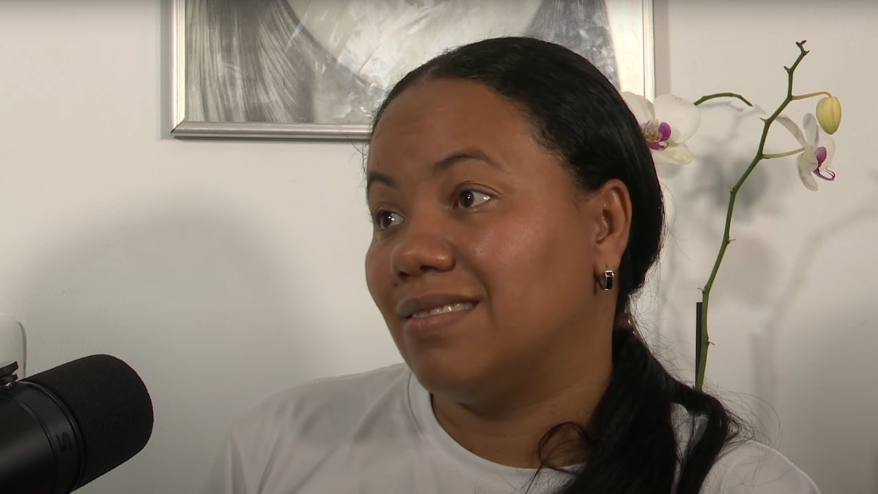 La mujer habló varias semanas después de que el hombre fuera capturado por el asesinato.