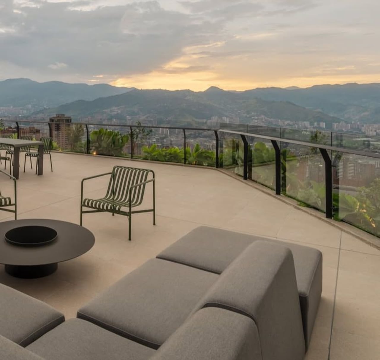 Wake BioHotel - Messi