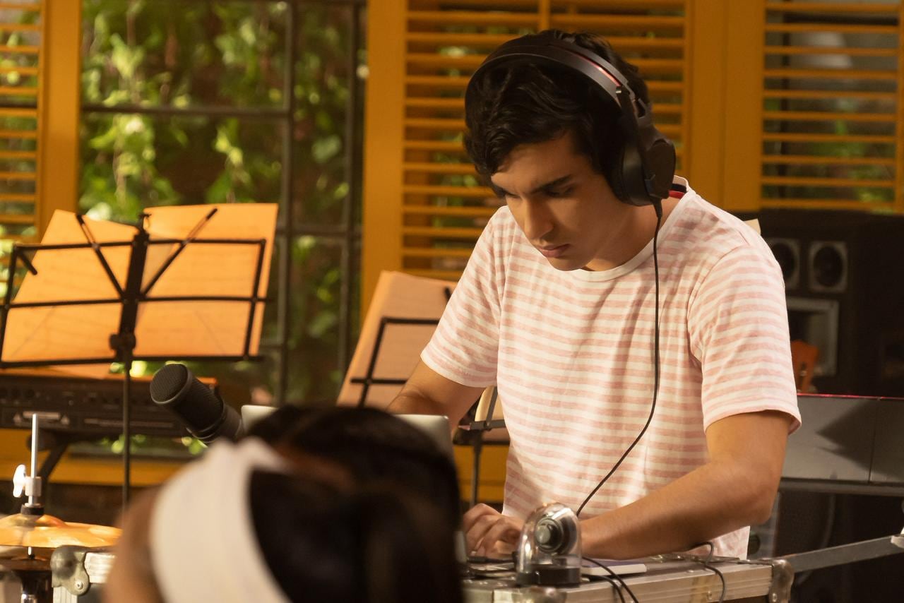 Juanse Díez dobla voces, canta y quiere trabajar en teatro musical.