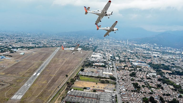 Las construcciones se limitan en un radio de cuatro kilómetros a la redonda de la Base Aérea.