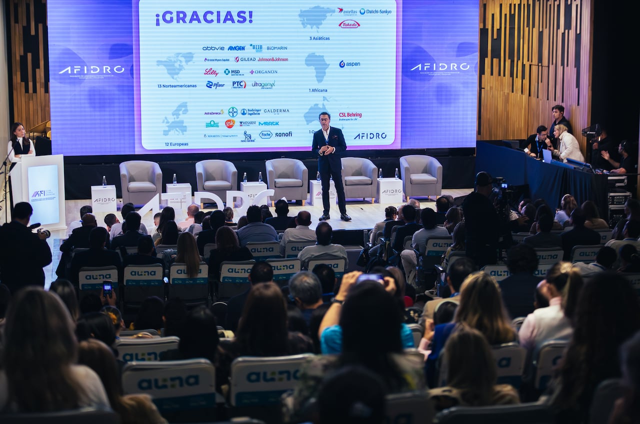 El evento reúne a expertos, académicos y líderes del sector salud en el Parque Explora de Medellín.