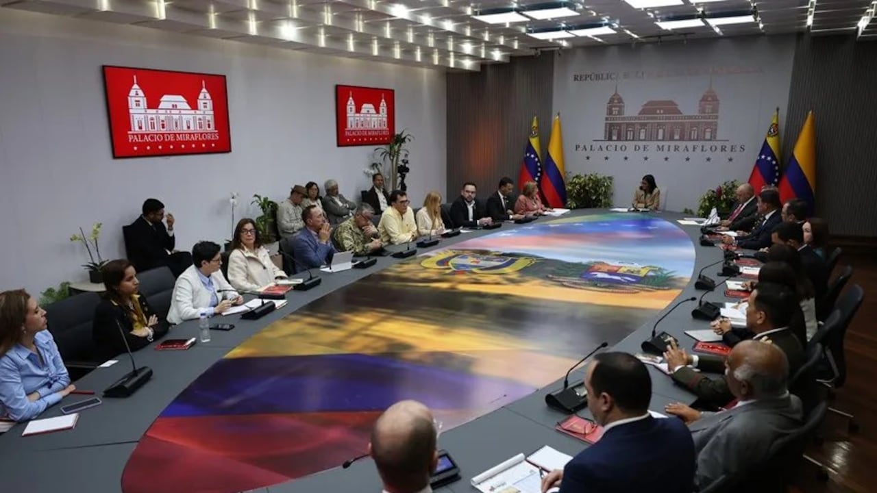 Reunión delegaciones Colombia y Venezuela en el Palacio Presidencial de Miraflores, Caracas, el 13 de marzo de 2026.