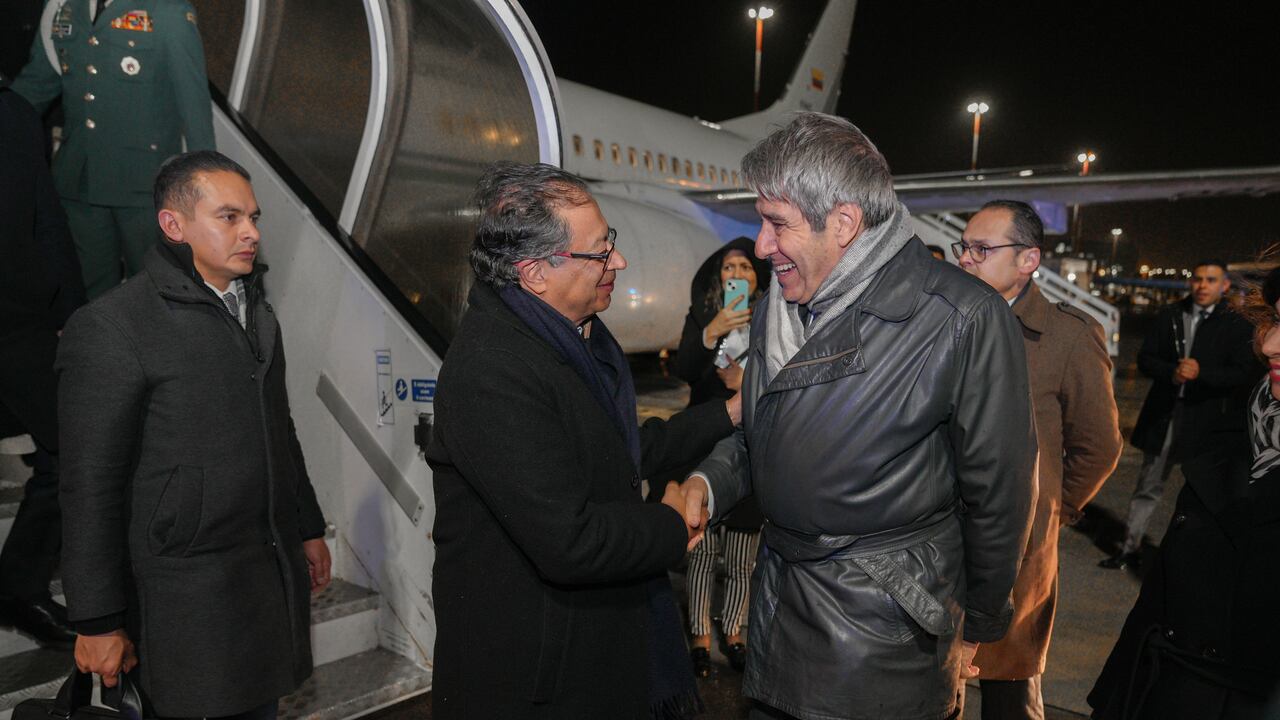 El Presidente Gustavo Petro y su comitiva ya se encuentran en Roma, Italia, para asistir a la reunión programada con el Papa Francisco. El tema central en este encuentro será la Paz en Colombia y en el mundo.