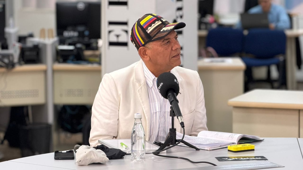 El candidato se hizo presente en los Diálogos por el Valle.