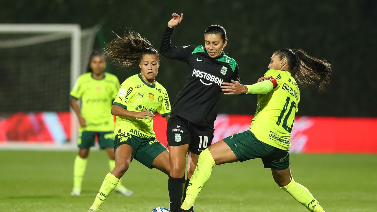 Bogotá. Octubre 17 de 2023. Atletico Nacional enfrenta a Palmeiras de Brasil, por la semifinal de la Copa Conmebol Libertadores Femenina, en el estadio de Techo.(Colprensa - John Paz)