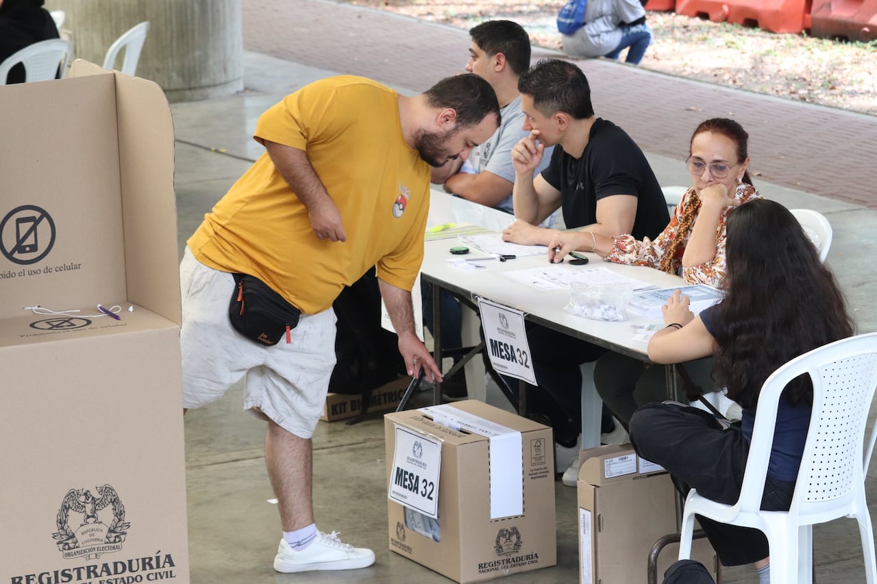 Elecciones Presidenciales puesto de votación orquideorama