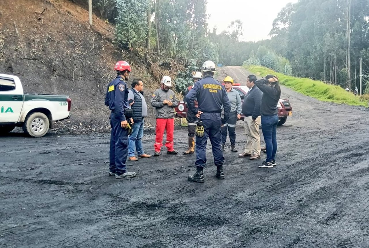 Emergencia en mina de carbón de Sutatausa, 15 mineros trabajaban en el socavón, 12 quedaron atrapados.
