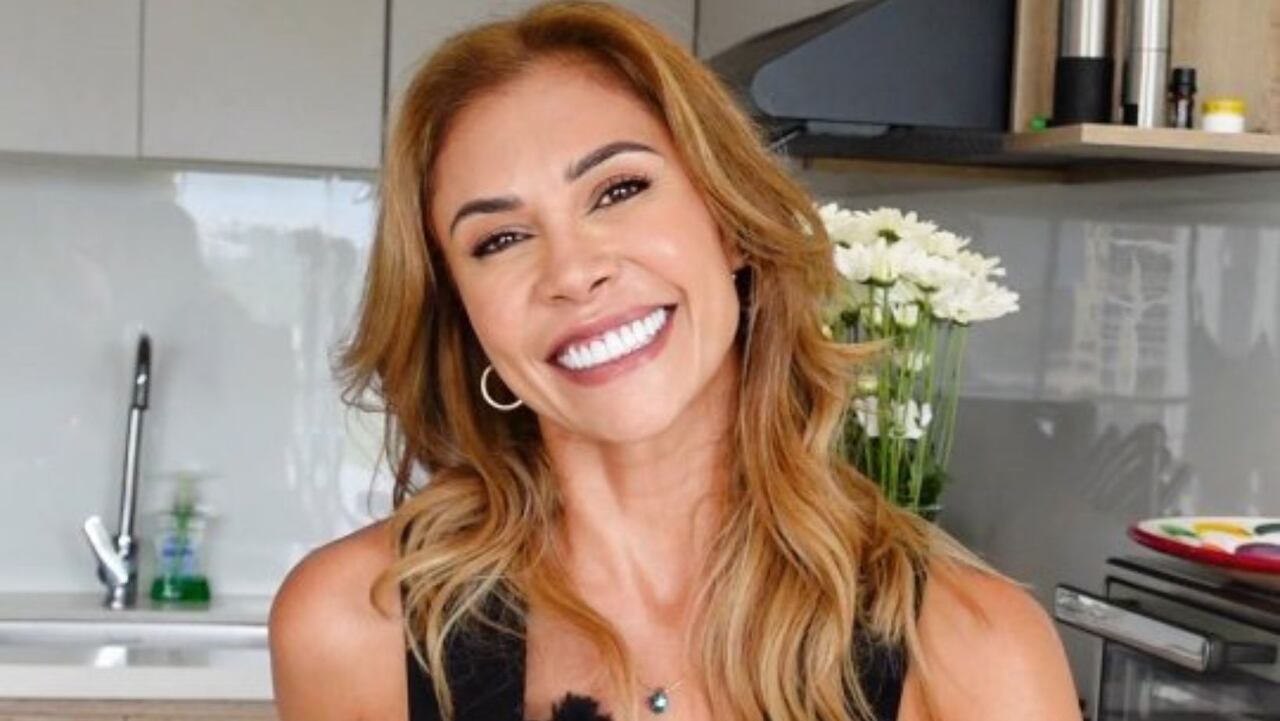 "Cincuenta y fabulosa": Martha Isabel Bolaños sorprendió al mostrar su figura en celebración de sus 50 años