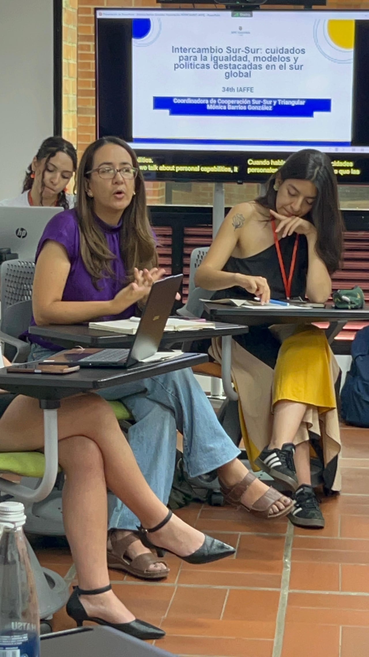 Gabriela Garrido, directora de Desarrollo Humano de Canelones, Uruguay, destacó el compromiso de su municipio por la 'desfamiliarización' del cuidado, ofreciendo servicios universales y de calidad para la primera infancia que permitan a las mujeres acceder a más oportunidades.