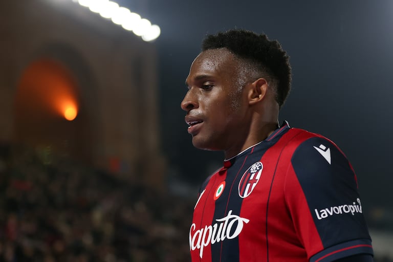 Jhon Lucumi, colombiano al servicio del Bolonia, sigue en carrera por los octavos de final de la Europa League.