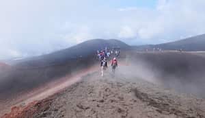 Es difícil dar una idea de la escala del Monte Etna sin visitarlo.