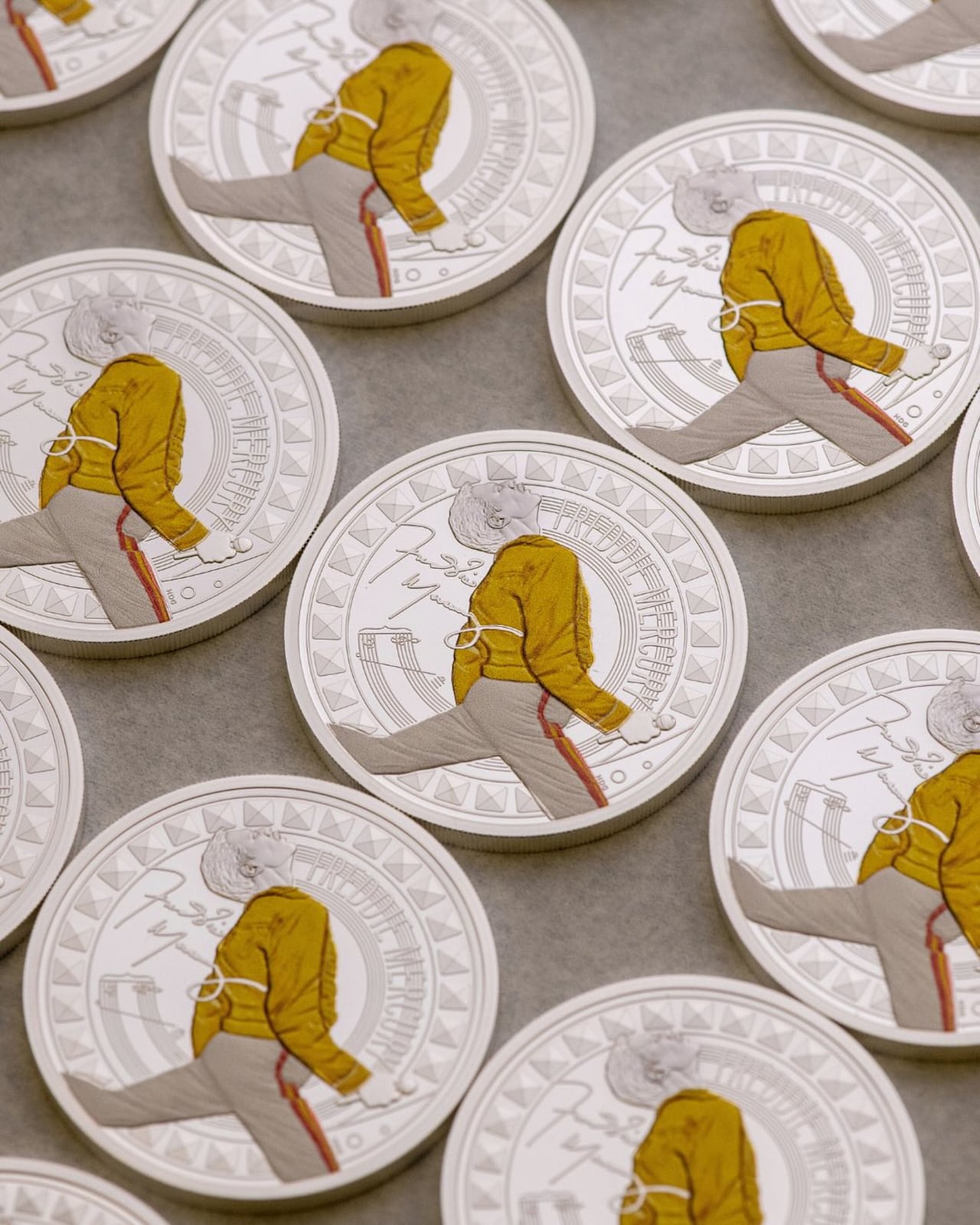 Royal Mint lanza moneda conmemorativa de Freddie Mercury y subastará un ejemplar de oro para apoyar la lucha contra el sida