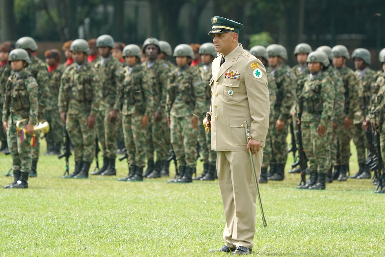 El Coronel Juan Oduber Rendón Pérez, es el nuevo comandante de la Tercera Brigada. Hoy se realzó la trasmisión de mando.