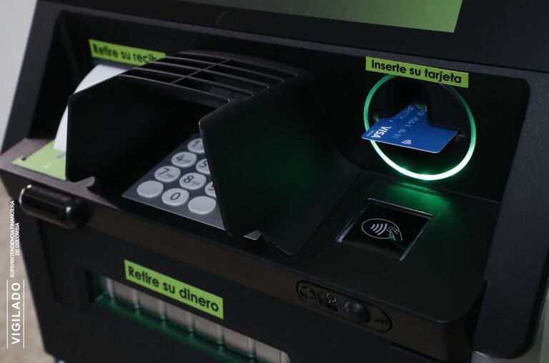 Retiro en un cajero de Servibanca