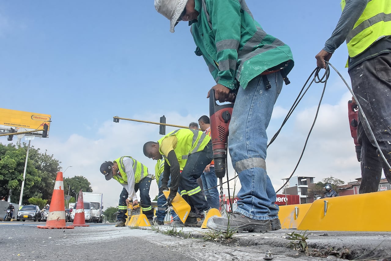 Cambio de taches en varios puntos de la ciudad. Carrera primera con 44.