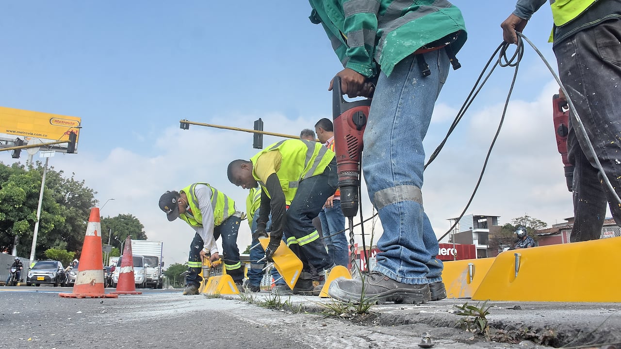 Cambio de taches en varios puntos de la ciudad. Carrera primera con 44.