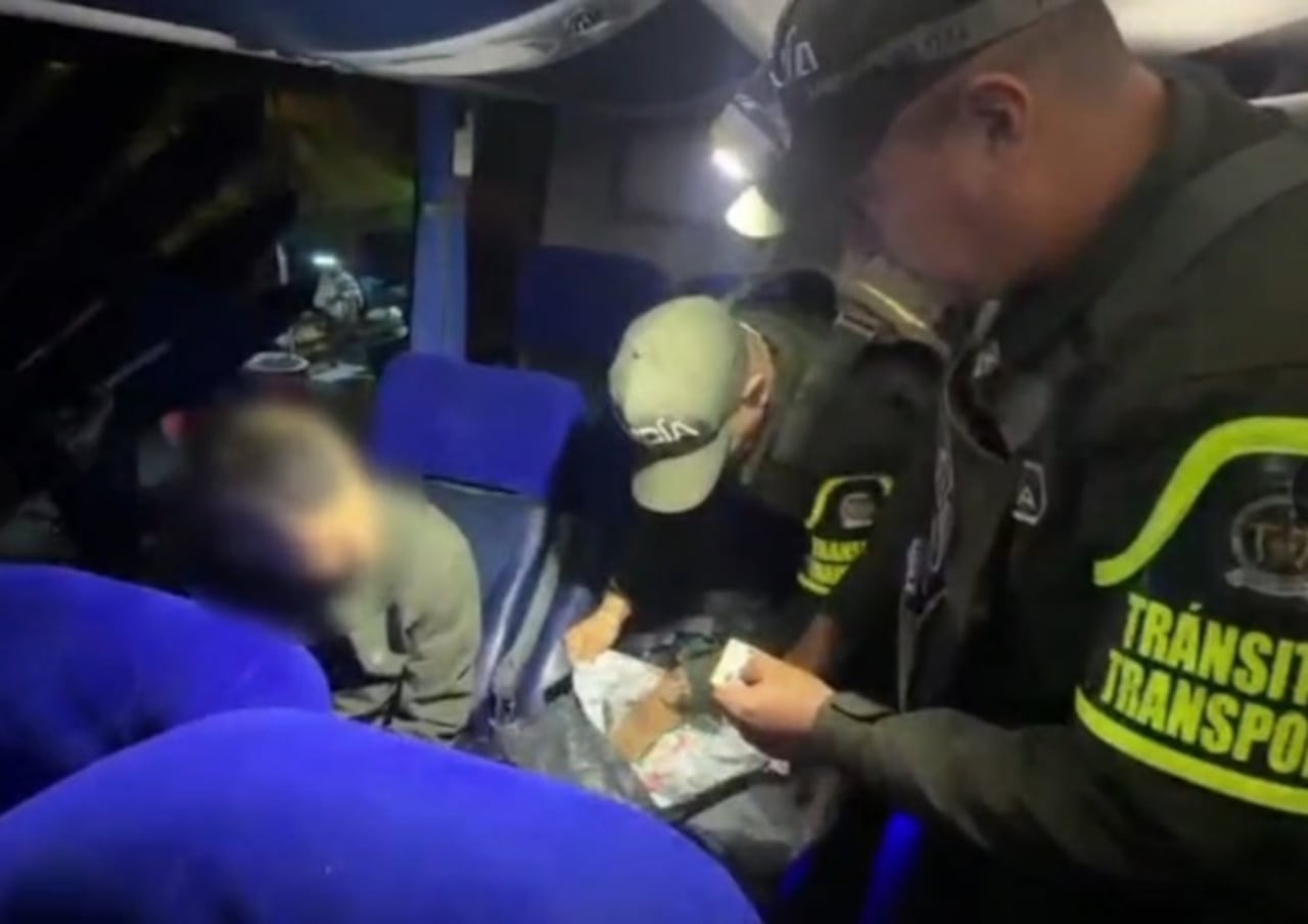 Policía decomisó $168 millones falsificados en control sobre la vía Cali-AndaluPolicía decomisó $168 millones falsificados en control sobre la vía Cali-Andalucíacía