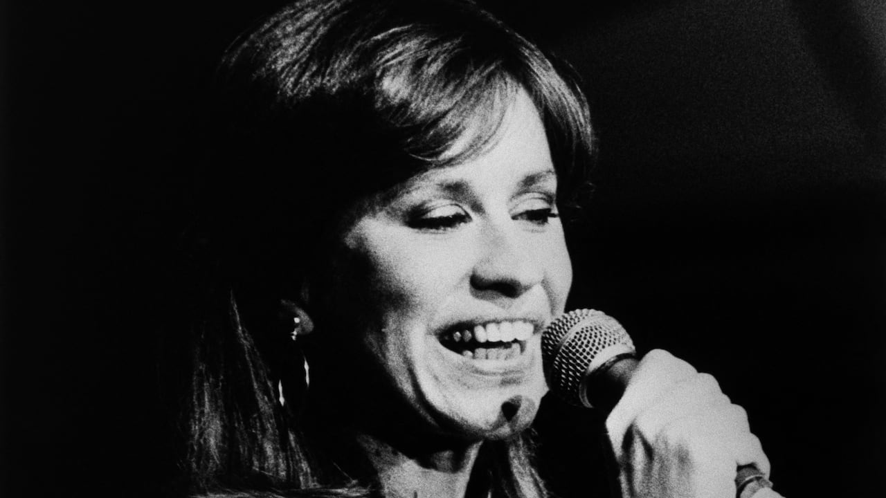 Astrud Gilberto ganó reconocimiento con su versión en inglés de La Chica de Ipanema.