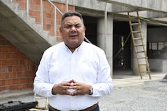 Padre Oscar De La Vega, Sacerdote de la Arquidiócesis de Cali, Colombia Párroco en San Juan Pablo II. foto José L Guzmán. EL País