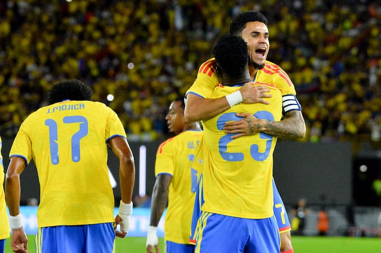 Luis Díaz celebra el gol contra Costa Rica