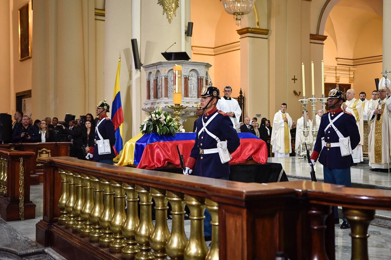 Funeral de Miguel Uribe Turbay:  Catedral Primada