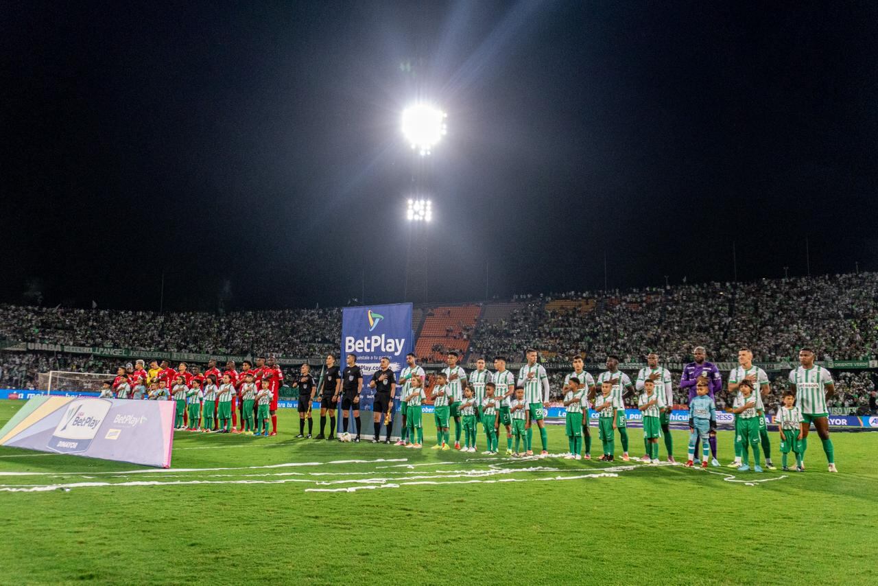 Imagen del partido entre Atlético Nacional y América de Cali por la fecha 1 del Grupo A de los cuadrangulares semifinales del segundo semestre de la Liga Colombiana 2025.