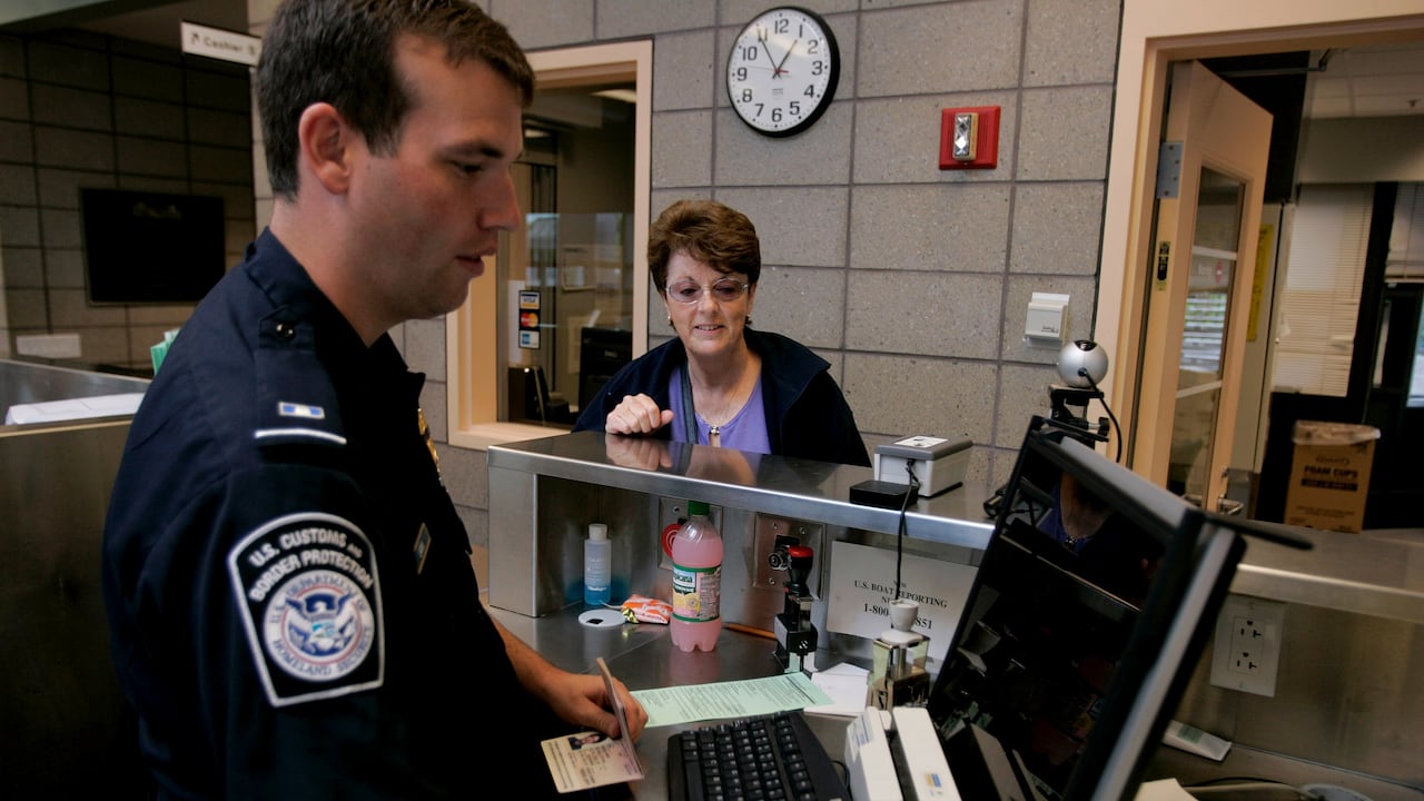 Sólo se requerirá presentar una visa americana vigente o haber tenido una visa canadiense en los últimos 10 años