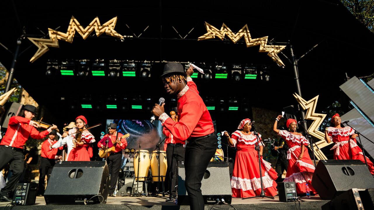 Pacífico en su Salsa