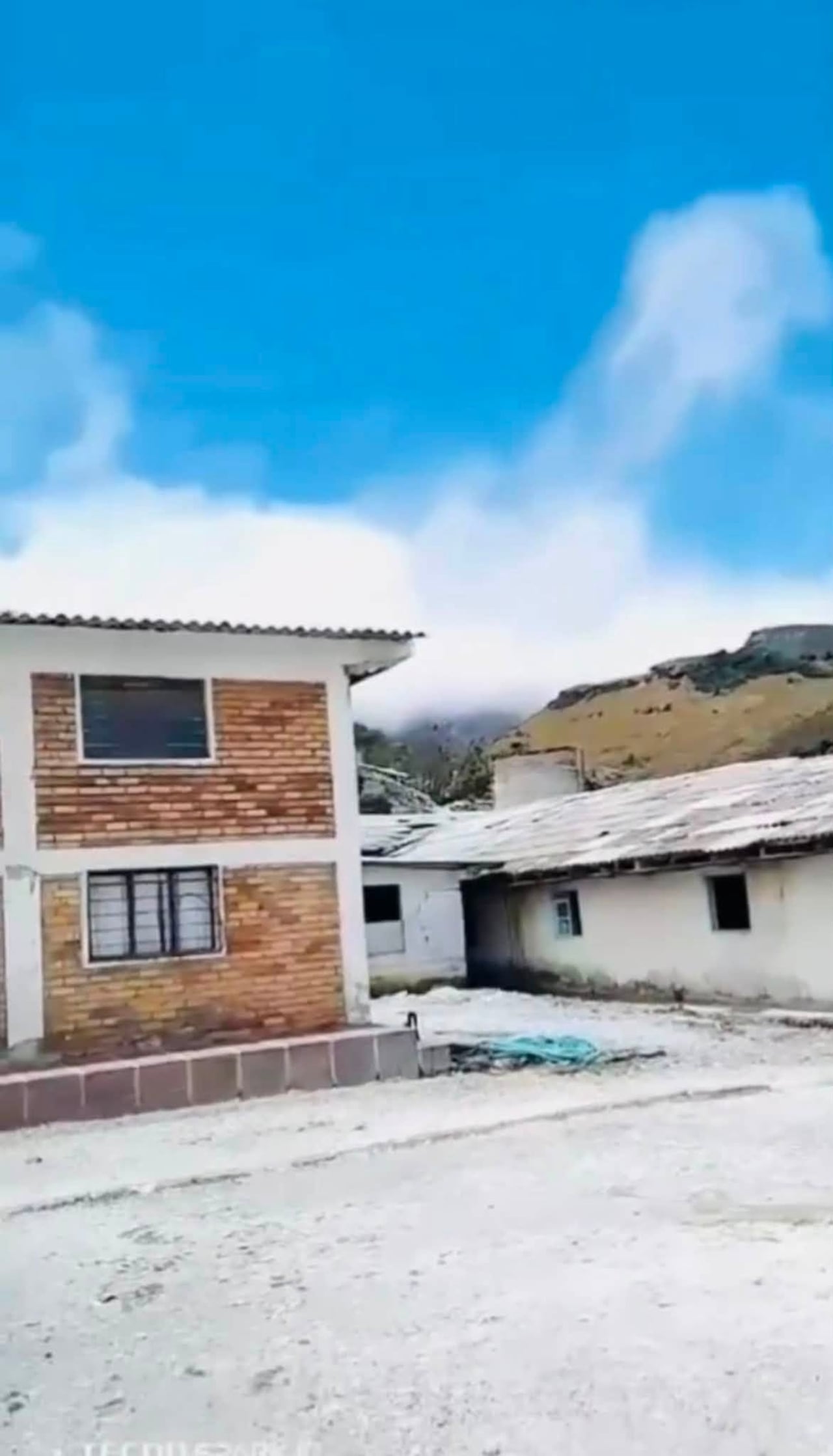 De acuerdo con los reportes oficiales, este fenómeno hace parte del aumento de la actividad que viene siendo monitoreada de manera permanente por las autoridades, quienes mantienen vigilancia sobre el comportamiento del volcán y recomiendan a las comunidades estar atentas a los boletines emitidos por los organismos competentes.